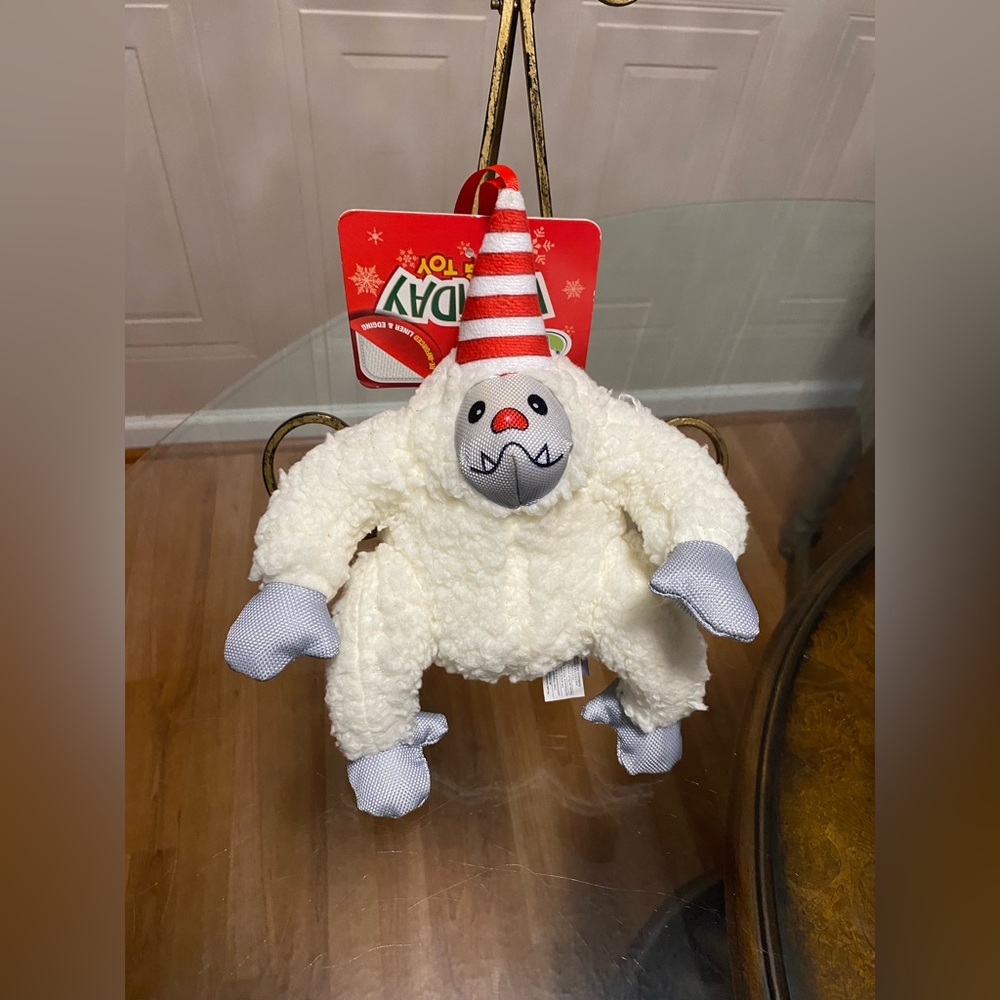 Happy Tails Holiday Dog Toy Christmas Getti  Squeaker Fetch  Play 12”